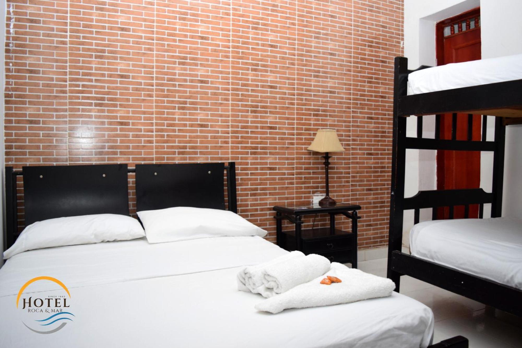 Hotel Roca & Mar ซันตามาร์ตา ภายนอก รูปภาพ